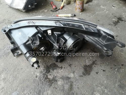 如何选购丰田老款RAV4原装拆车大灯？全面解析价格、图片与汽车内饰件供应